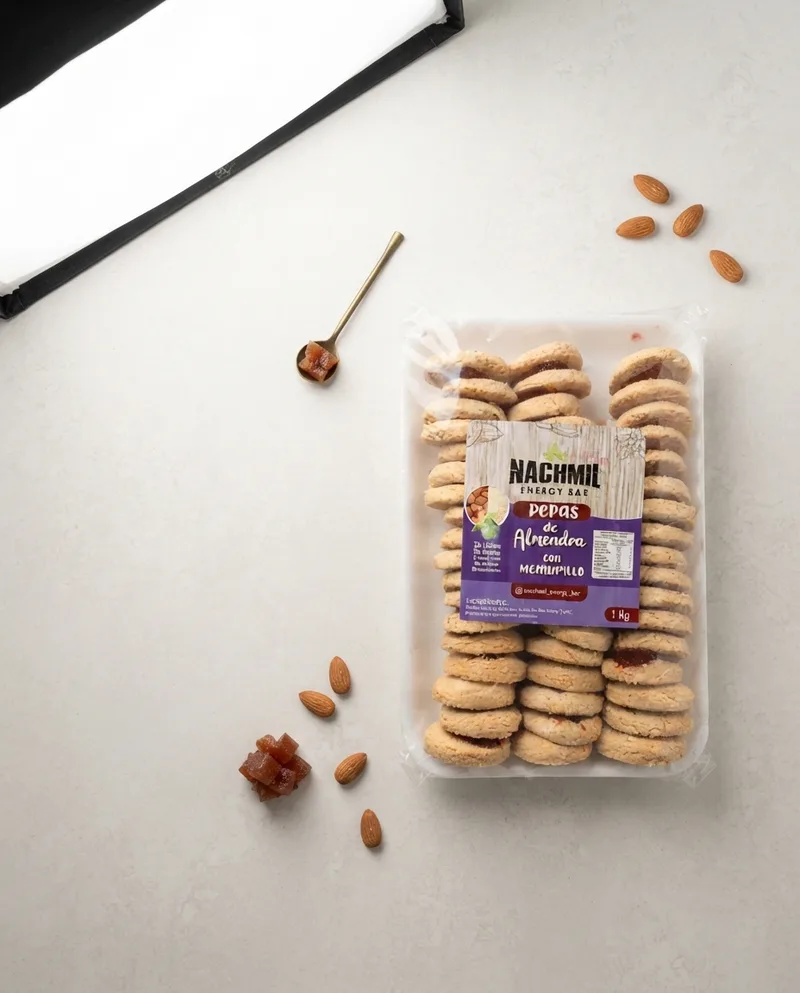 Pepas de harina de almendras con membrillo